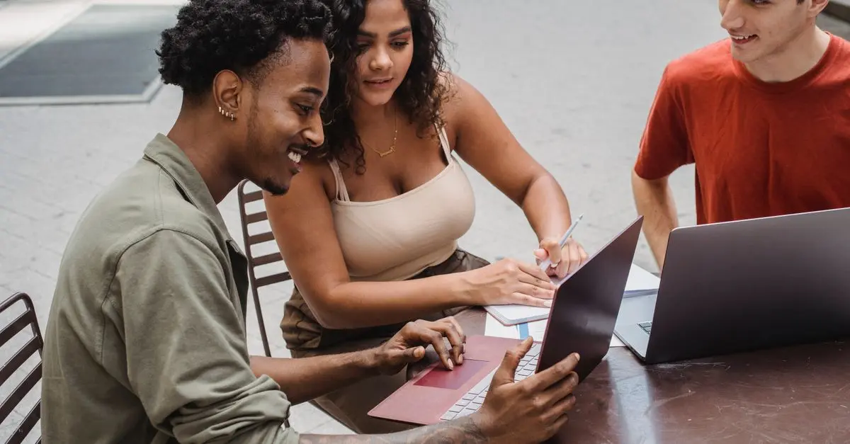 Understanding the Key Stages of Your Influencer Path