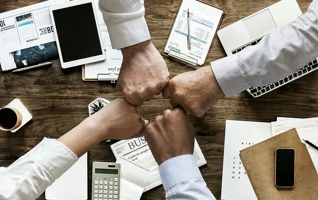 10 Essential Tips for Building Your Influencer Path