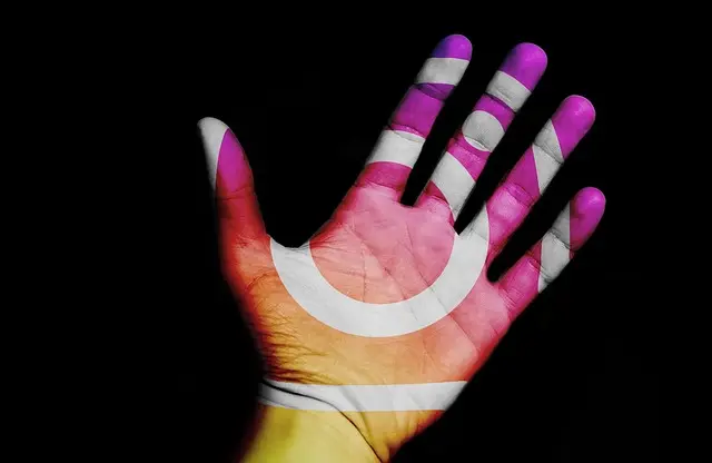 5 Essential Tips for Establishing Your Influencer Brand Identity
