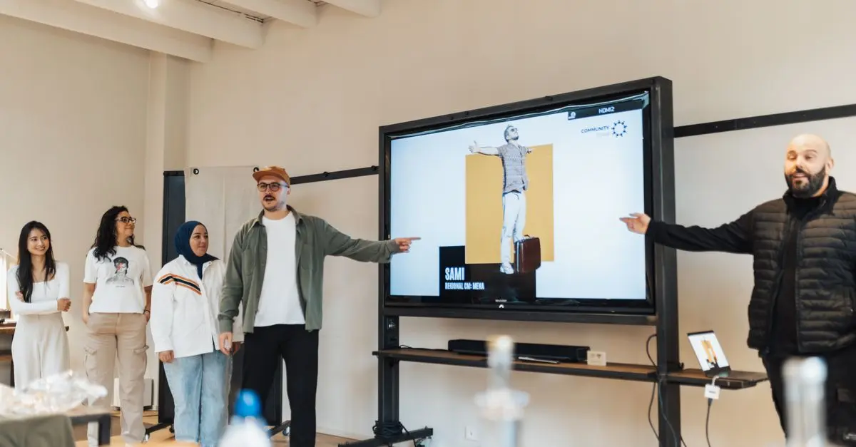 The Essential Guide to Crafting Your Influencer Path