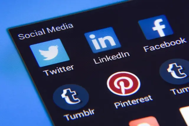 How to Navigate Influencer Collaborations for Maximum Benefit